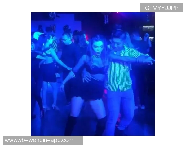 快船主场迎来万圣节派对后首胜续写胜利篇章 快船主场迎来万圣节派对后首胜续写胜利篇章